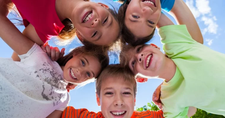 20 Sustainable Kids’ Clothing Brands Good For The Planet